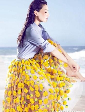 高圆圆时尚芭莎大片婉约迷人 气质演绎婀娜人妻第3张