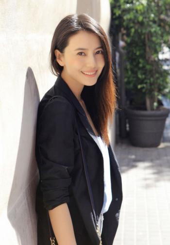 高圆圆时尚芭莎大片婉约迷人 气质演绎婀娜人妻第0张