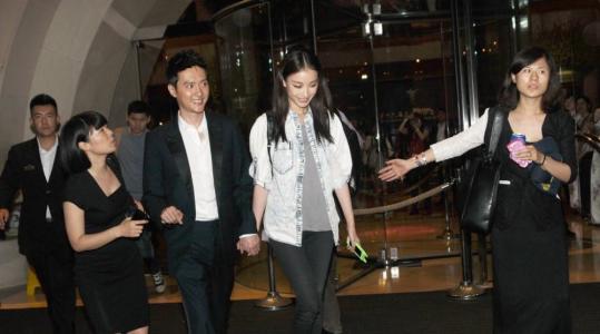 倪妮2014活动大图集第十弹 与angelababy等共获微博女神第3张