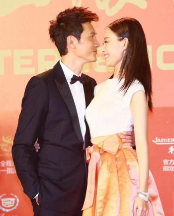 时尚女郎倪妮登VOGUE七月刊封面唯美图片第4张