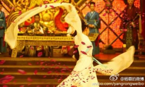 高清中国内地云南保山女演员杨蓉性感迷人写真图片桌面壁纸第1张