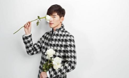 花儿与少年李菲儿青春派时尚写真手机壁纸第5张