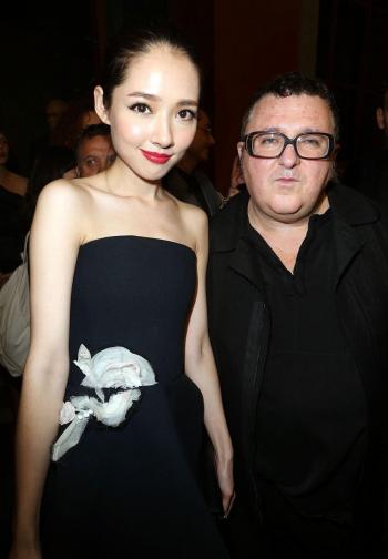 郭碧婷亮相巴黎时装周图片 东方气质受追捧第3张