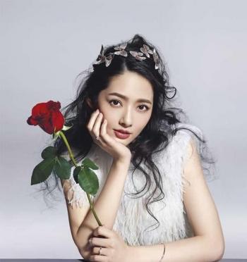 陈妍希晒绝情谷剧照 小龙女变红衣新娘第3张