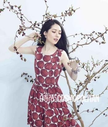 郭碧婷遭高层揽腰l揩油 合影 “媚眼”回应第5张