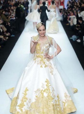 何洁赫子铭全新婚纱大片 大走性感路线第5张