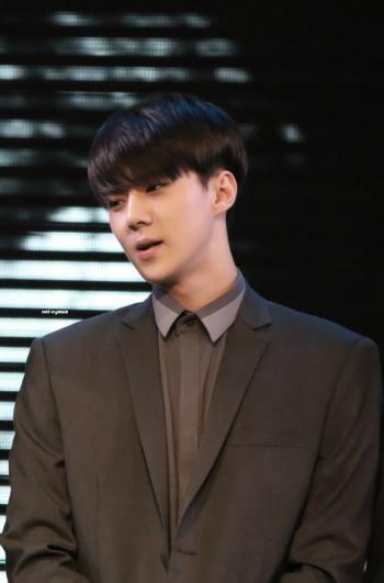 高清韩国首尔特别男明显养眼帅哥EXO吴世勋高清电脑桌面壁纸第一辑第3张