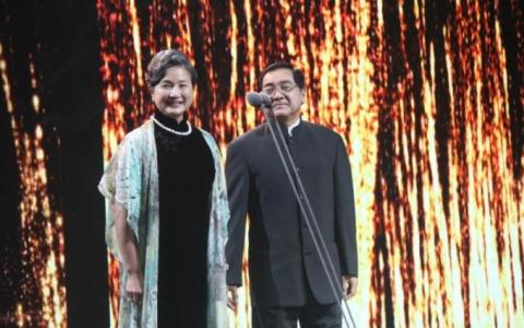 黄晓明《横冲直撞好莱坞》海报图片 黄晓明赵薇佟大为剧照图片第2张