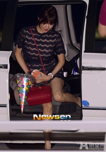 韩国美女黄美英Tiffany桌面壁纸第5张