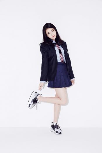 高清韩国首尔女歌手演员清纯可爱IU李智恩写真电脑桌面壁纸下载第3张