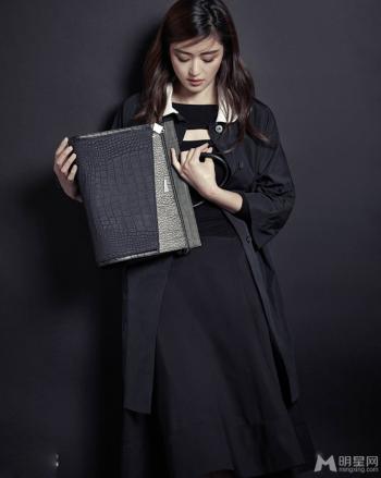 韩国首尔女演员来自星星的你女神全智贤写真图片第3张