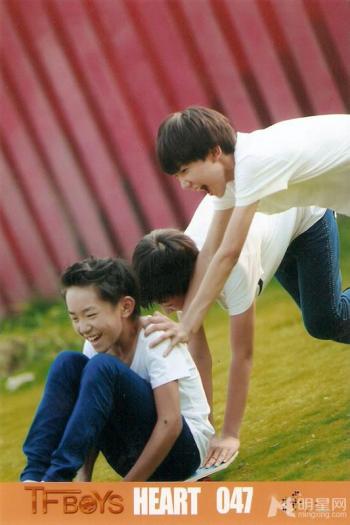 TFBOYS黑色写真 帅气阳光温暖人心 TFBOYS图片第0张