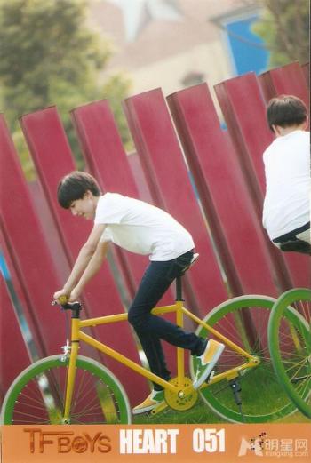 TFBOYS黑色写真 帅气阳光温暖人心 TFBOYS图片第3张