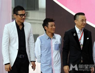 百变大咖秀何炅谢娜变身郭靖黄蓉第0张