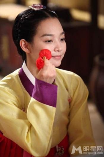 高清韩国首尔市美女申敏儿秋日时尚大片显干练女神气质申敏儿图片第3张