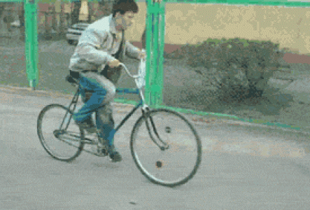邪恶搞笑gif：没精神了？给你提提神！第6张