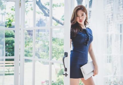 恋上你爱上我曝定妆照 秋瓷炫职业装青春靓丽  秋瓷炫图片第3张
