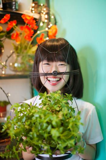 校园短发活泼猫系女孩甜美笑容征服你图集第2张