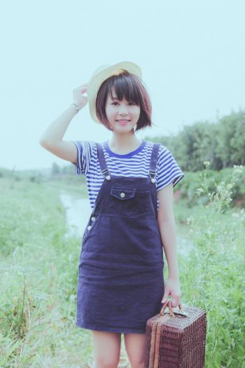 短发清新田园少女的生活最美学生妹诱惑美女图第0张