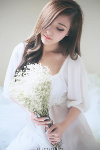 云中的女孩唯美婚纱图片小秀性感私房照写真图片下载第3张