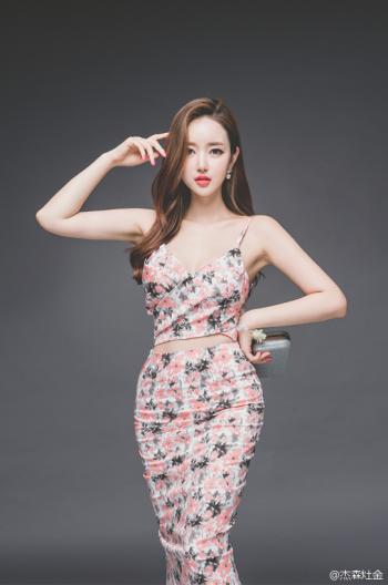 诱惑性感可爱童颜女神私房凹凸有致美女图第3张