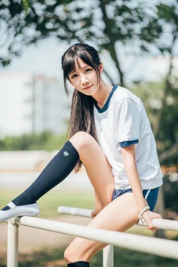 学生美女生活照制服诱惑学生妹美女校服妹写真图片第3张