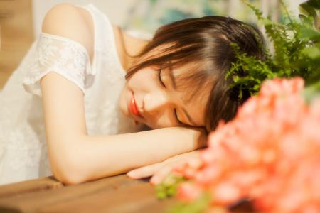 粉嫩小女生图片 _ 第(6)张