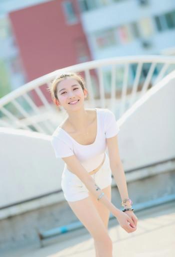 带字的非主流女生伤心图片:无法掩饰的失落心情第3张