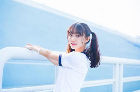 妖媚美女图片 _ 第(5)张
