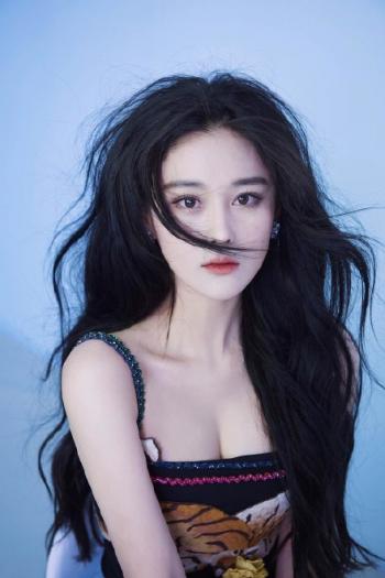性感女神张馨予诱惑唯美写真照第0张