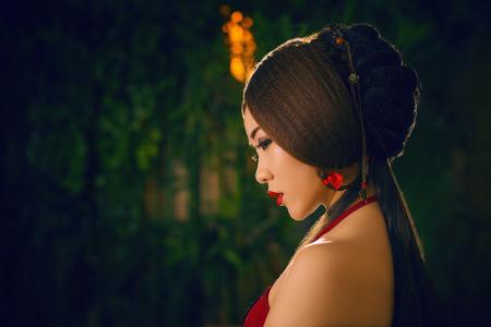古装美女性感肚兜白皙美腿美女写真图第2张