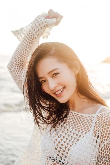 李沁最新清新写真图片 李沁微博深秋写真生活照第4张