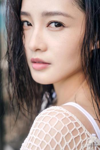 李沁最新清新写真图片 李沁微博深秋写真生活照第6张