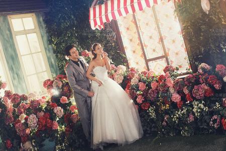 严屹宽杜若溪婚纱写真图片 明星夫妻温馨写真图片第4张