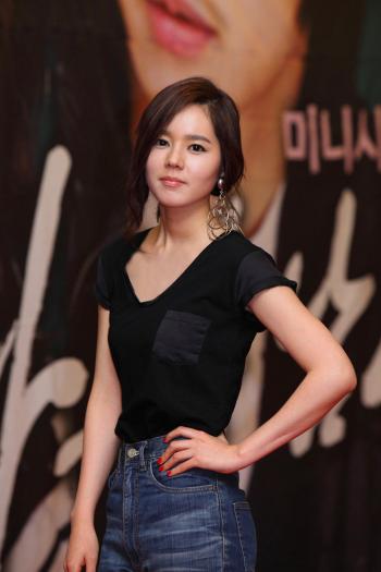 诱惑性感可爱童颜女神私房凹凸有致美女图第4张
