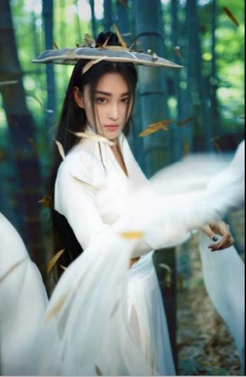张馨予侠骨柔情古风写真图片第2张