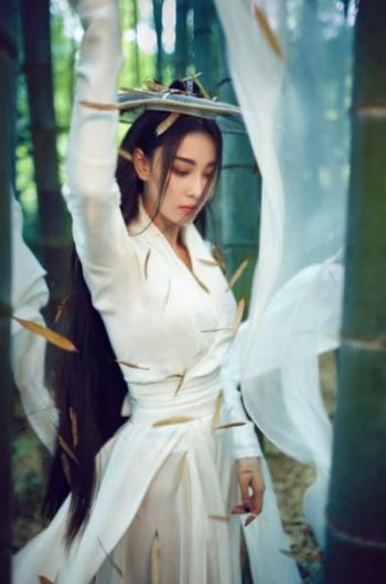 张馨予侠骨柔情古风写真图片第3张