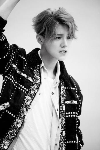 鹿晗GAON CHART 撒汗热舞 帅气西服迷倒千万粉丝第4张