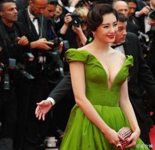 高清内地山东德州女演员性感熟女明星张雨绮写真图片下载第3张