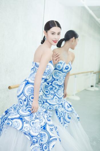 韩丹彤第1张