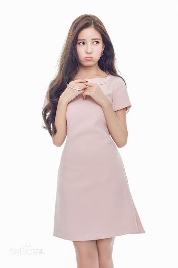 中国内地广东省深圳女演员温心swan图片（一）：深大校花温心卷发清纯写真图片第6张