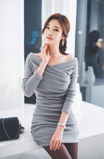大陆女明星电脑pc端气质美女超模黑丝美腿短裙高跟鞋私房性感写真第0张