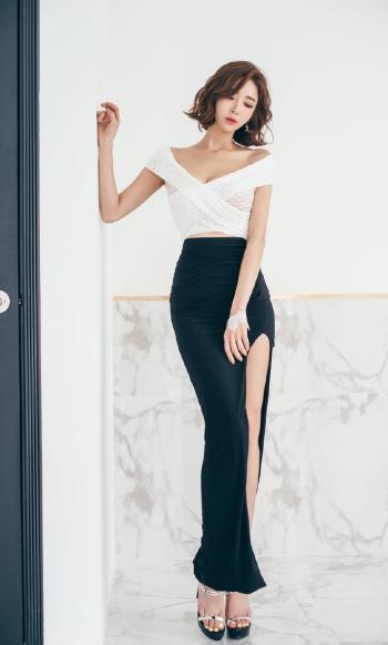 短发透视装美女性感高跟黑丝美腿诱人写真图片第4张