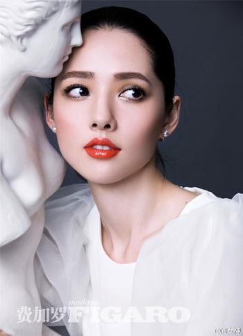 国民女神郭碧婷浪漫优雅写真图片 长发飘逸安静如初第5张