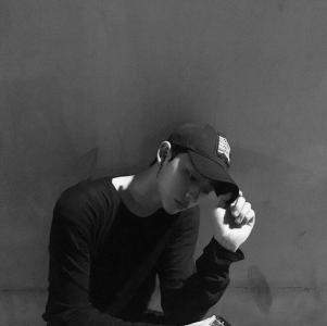 黑白男生头像图片大全 男生微信头像图片第5张