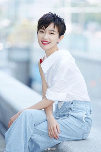 高清安徽省马鞍山女明星焦俊艳美艳红唇性感迷人写真图片第0张