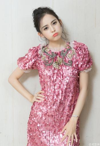 中国内地新疆乌鲁木齐市影视女演员古力娜扎甜美写真桌面壁纸第2张