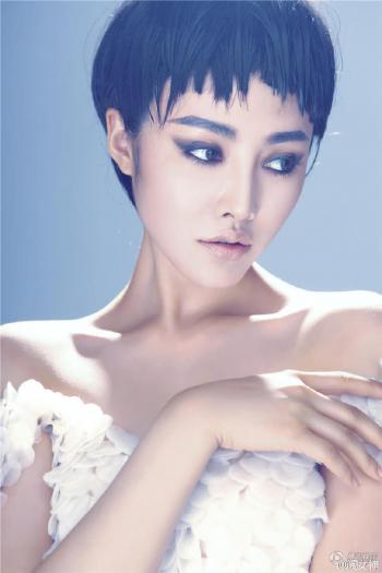 短发透视装美女性感高跟黑丝美腿诱人写真图片第6张