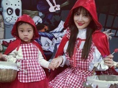 演员马可潮流街拍 白衬衫彰显个性时尚第3张