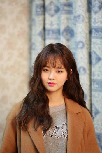 高清韩国女演员美女金所炫时尚杂志写真图片第3张